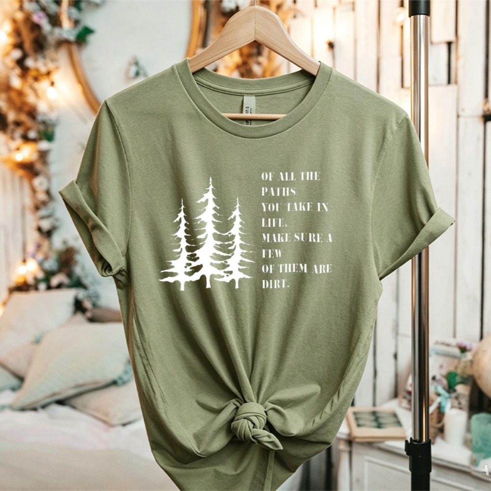 Koszulka z grafiką sosny i cyt – Outdoor Adventure Quotes Short recenzja i cena